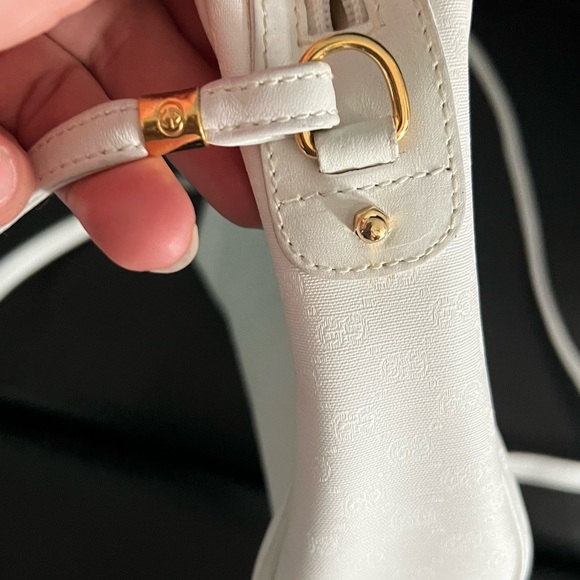 AUTHENTIC VINTAGE GUCCI WHITE ON WHITE WITH GOLD ZIPPER VINTAGE CONDITION - Picture 9 of 13